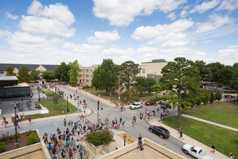 UofA freshman class enters with record GPA