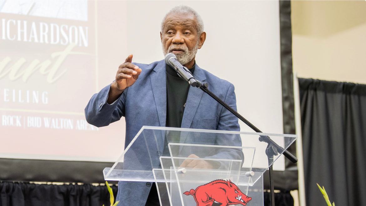 Nolan Richardson inducted as Arkansan of the year