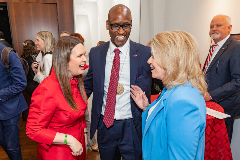 Trump re-endorses Sanders