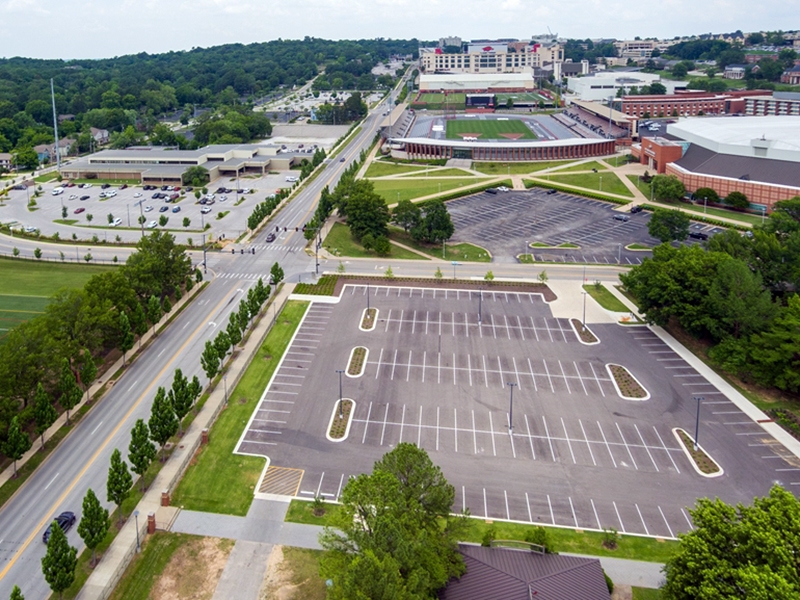 University of Arkansas planning to build new parking garage